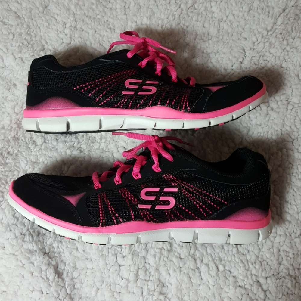 SKECHERS SNEAKERS - SIZE 9.5